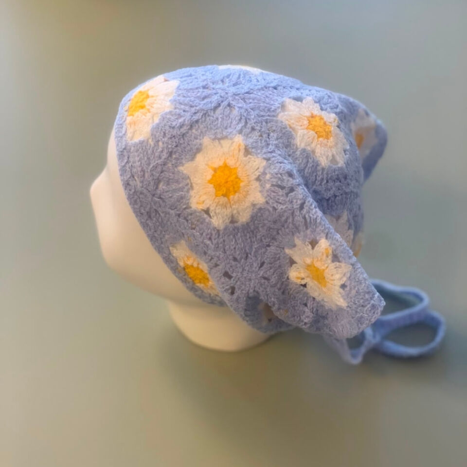 Mavi Çiçekli Örgü Bandana