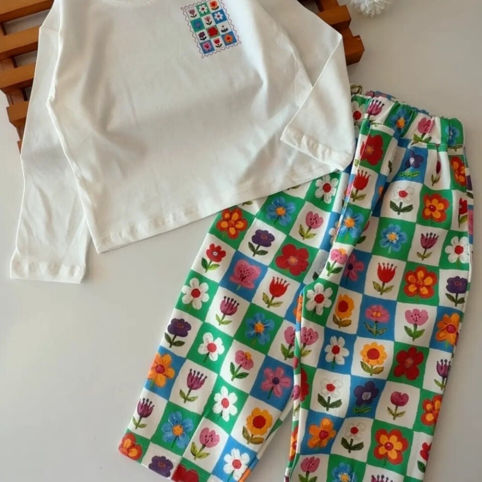 Çiçek Baskılı Gabardin Pantolonlu Takım